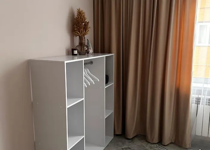 Grey House * Slavske